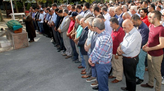 TAŞKIN TOPRAĞIN ÜZÜNTÜLÜ GÜNÜNDE DOSTLARI YANLIZ BIRAKMADI