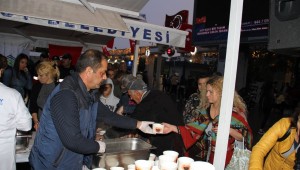 BAKIRKÖY BELEDİYESİ BİNLERCE AŞURE DAĞITTI