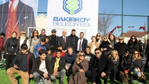 BAKIRKÖY"DE ,MİLLİ FUTBOLCULAR SOKAK ÇOCUKLARININ HALI SAHASININ AÇILIŞINA KATILDI