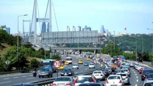 AKP"ye Sert eleştiri"Bütün otoyollar ve köprüler gidiş-dönüş olarak fiyatlanıyor"