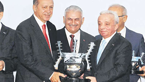 'Milletin a...koyacağız' diyen Cengiz için caminin üstünü çizdiler