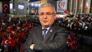 AK Parti'li Mehmet Metiner: 'FETÖ' destekçisi eski bakanlar sol yanımda oturuyor