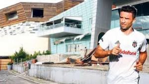 AQUA FLORYADAKİ KAÇAK EMİRGAN SÜTİŞ'E KİM İZİN VERDİ?