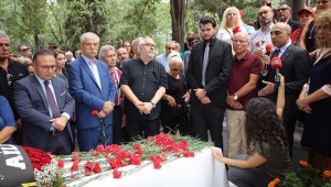 BAKIRKÖY'DE ,TARIK AKAN MEZARI BAŞINDA ANILDI