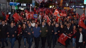 BAKIRKÖY'DE CUMHURİYET İÇİN ONBİNLER YÜRÜDÜ