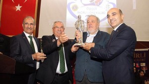 Bakırköy'de Prof.Dr.İlber Ortaylı'ya 'Atatürkçü Düşünceye Hizmet Ödülü'