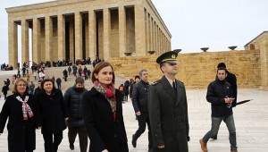 5 CHP'li kadın il başkanı Ata'nın huzuruna çıktı! İzindeyiz...