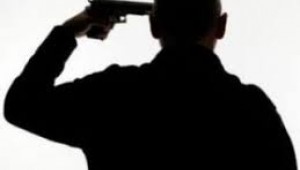 BAKIRKÖY ÖZGÜRLÜK MEYDANINDA İNTİHAR