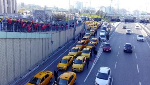 Taksiciler adliyeye akın etti...