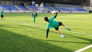 Yenilenen Şenlikköy Stadı Hizmete Açıldı