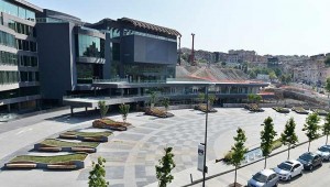 Akp'li Belediye Meclisi'nde skandal: AKP'li üyenin kızı ihaleleri süpürmüş