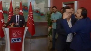 CHP Genel Merkezi'nde hareketli dakikalar