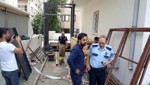 Bakırköy'de, yük asansörünün düşmesi sonucu 4 işçi yaralandı.