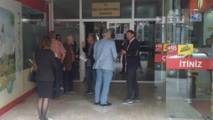 İmza verme işlemi sürüyor… 5 saatte bakın kaç imza toplandı ?