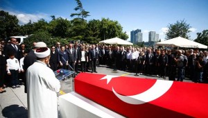 Kılıçdaroğlu, Şarık Tara'yı son yolculuğunda yalnız bırakmadı!