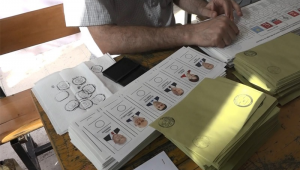 Sandıklardan ihlal haberleri geliyor