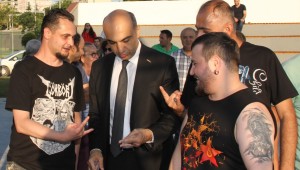 BAKIRKÖY'DE ROCK FIRTINASI ESTİ