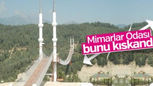 Keresteci başkan ve belediye işçileri köprü yaptı