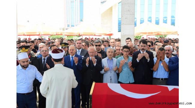 CHP lideri Kılıçdaroğlu, şehit Teğmen Dağlı'nın cenazesine katıldı