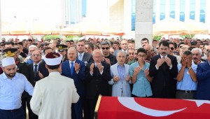 CHP lideri Kılıçdaroğlu, şehit Teğmen Dağlı'nın cenazesine katıldı