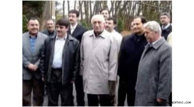 Akit yazarı, Erdoğan'ın danışmanını FETÖ'cü ilan etti
