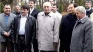 Akit yazarı, Erdoğan'ın danışmanını FETÖ'cü ilan etti