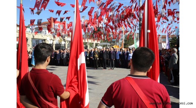 BAKIRKÖY'DE 29 EKİM COŞKUYLA KUTLANDI