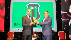 BAKIRKÖYSPOR'DAN BAŞKAN DR.KERİMOĞLUNA TEŞEKKÜR PLAKETİ