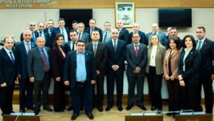 KULİSLER HAREKETLENDİ, MECLİSİN TAMAMINA YAKINI DEĞİŞİYOR