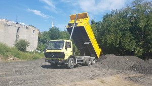 Nadir Ataman'dan belediye başkanı evine özel otopark yaptırdı iddiası