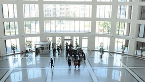 Adliye korkunç olay! Cinsel istismar şüphelisi ağır yaralandı