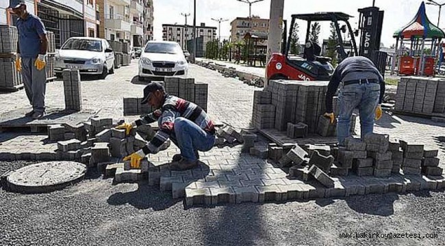 Kaldırım belediyeciliği başladı