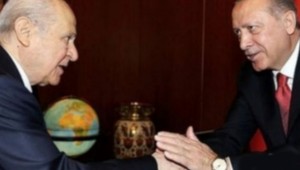 Saray'daki ilk pürüz: 3 ilden 1'ini aldı...