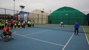 Bakırköy'de ünlüler, engelli sporcularla tenis oynayacak