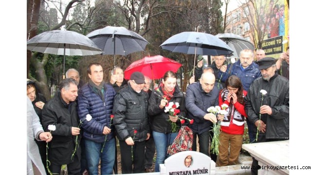 Bakırköy'de Usta sanatçı Münir Özkul mezarı başında anıldı