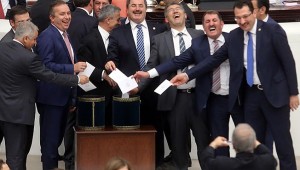 Emeklilikte yine AKP'ye takıldılar!