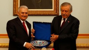 Binali Yıldırım TBMM Başkanlığı görevini devretti