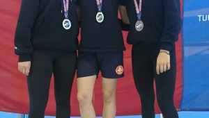  Bakırköy Ata Spor Kulübünden Derin Toparlak, Türkiye rekoruna imza attı.