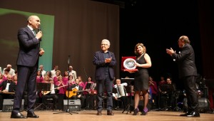 BAKIRKÖYLÜLERDEN, ZÜLFÜ LİVANELİ'YE BÜYÜK İLGİ