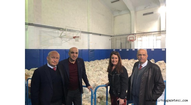 BAKIRKÖYDE CHP'Lİ BAŞKAN VE MİLLETVEKİLLERİDE NÖBETE DEVAM EDİYOR!