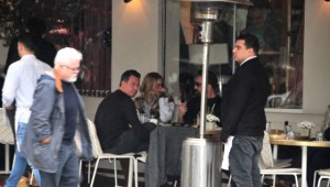 Stil Danışmanı Eliz Sakuçoğlu ve Önder Bekensir Bebek'te Görüntülendi