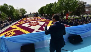 Sultanahmet'te İmamoğlu'na sevgi seli