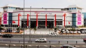 AİRPORT AVM 'DE MADO'DA KEDİYE İŞKENCE YAPILDI!