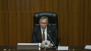 AKP'li Meclis üyelerine ret: Çalışanlar alkışladı