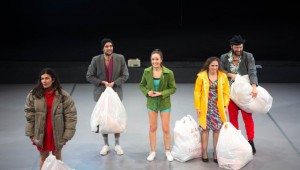 BAKIRKÖY BELEDİYE TİYATROLARI YURTDIŞINDA DA KAPALI GİŞE OYNUYOR!