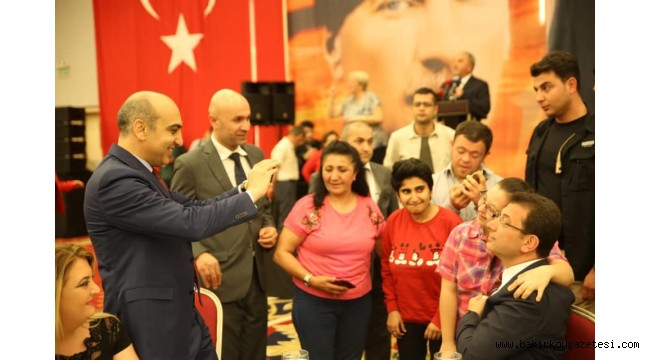 Bakırköy'de Ekrem İmamoğlu Engellilerle İftarda Buluştu