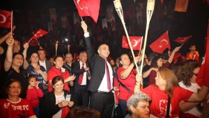 Bakırköy'de Binlerce kişiyle Fener Alayı Coşkusu !