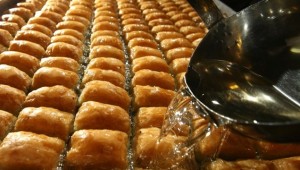 Baklavadan sonra 1 dilim peynir yemek bakın ne işe yarıyor!