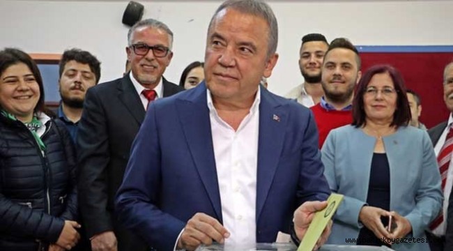 Antalya turistten 'ayak bastı parası' istiyor