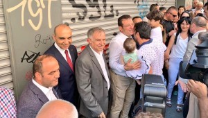 CHP 'li İBB Başkanı Ekrem İmamoğlu, vatandaşlarla bayramlaştı